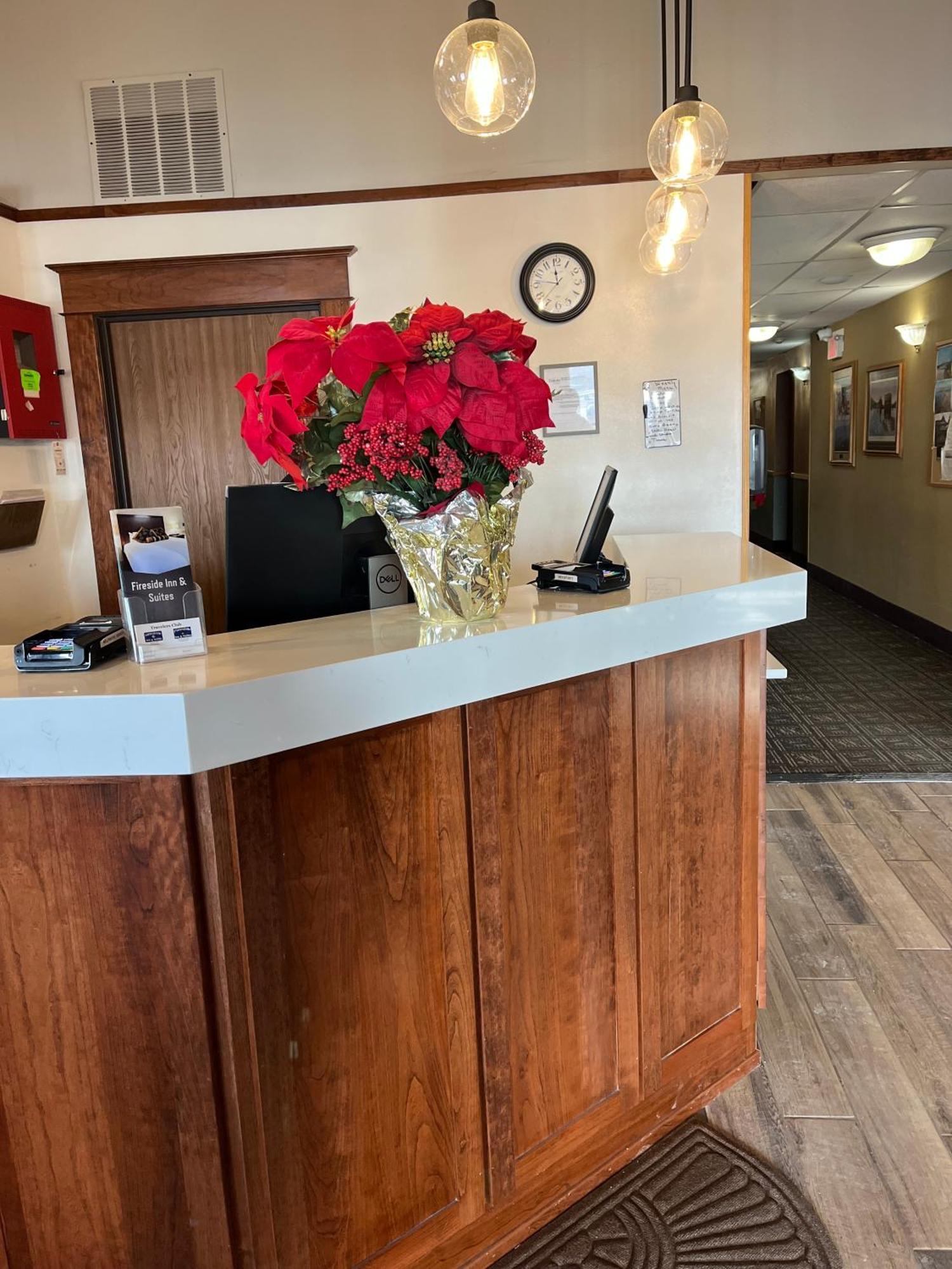 Fireside Inn And Suites Devils Lake Kültér fotó