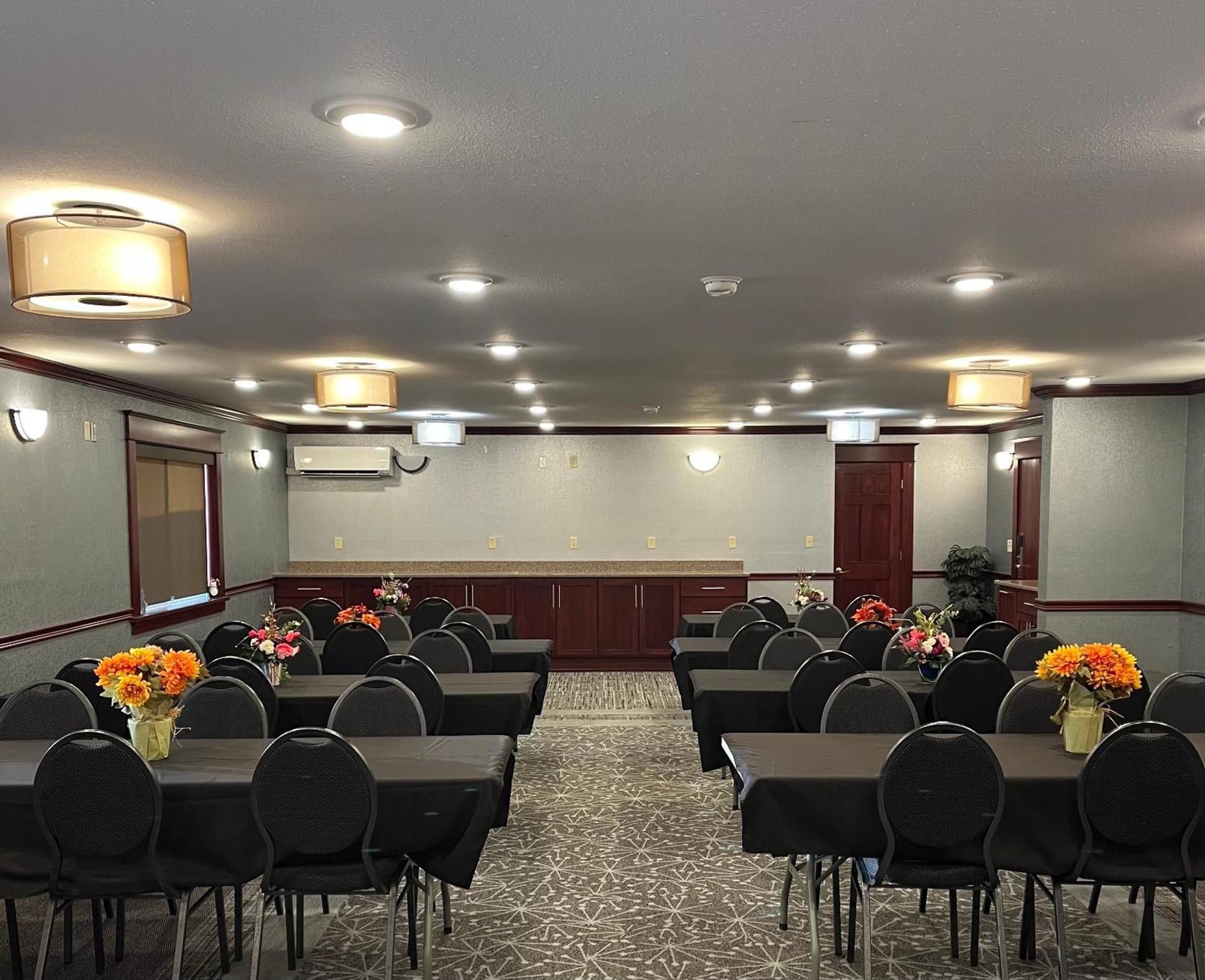 Fireside Inn And Suites Devils Lake Kültér fotó